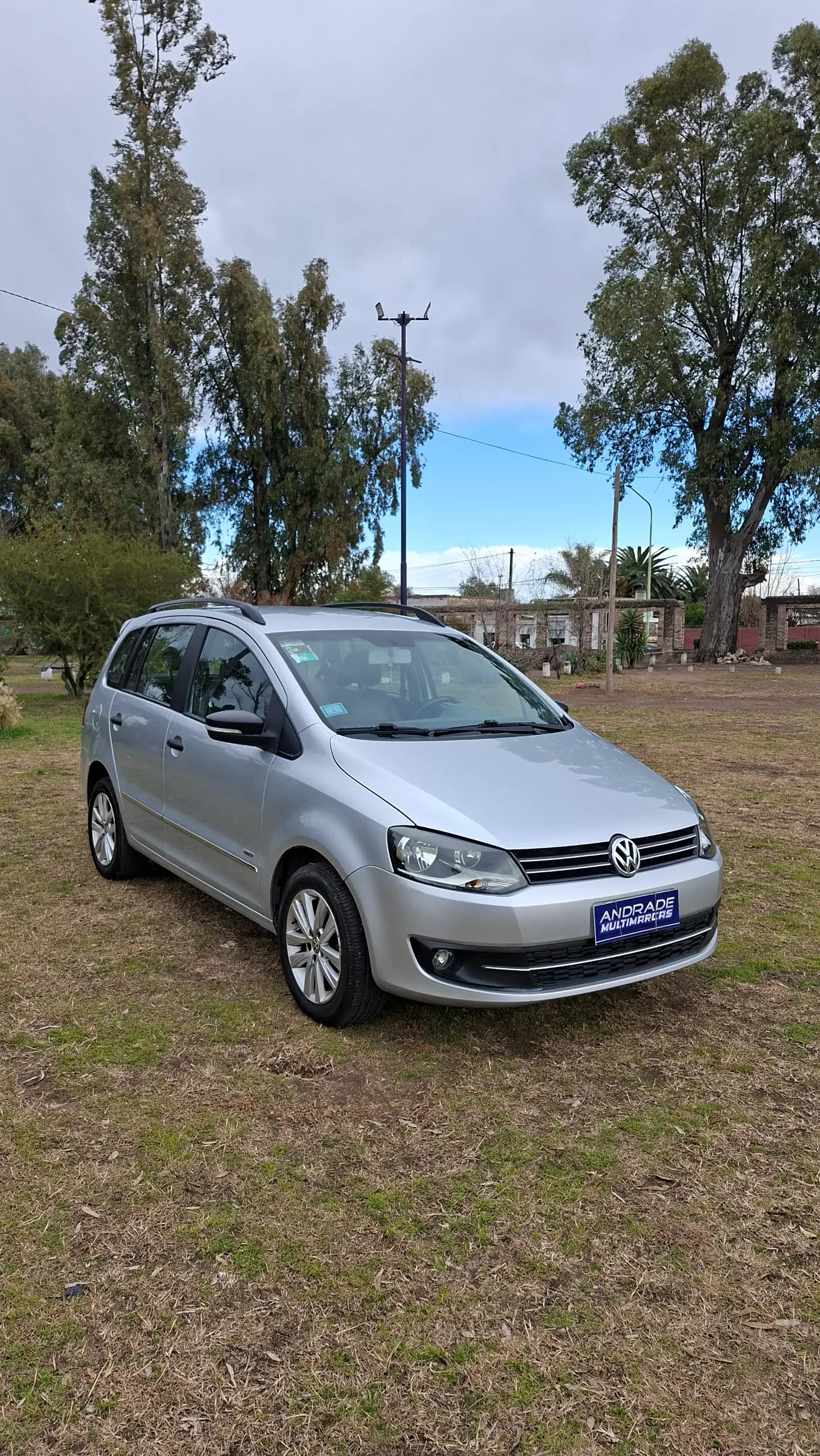 Volkswagen Suran limited edition 2014 - Imagen 1