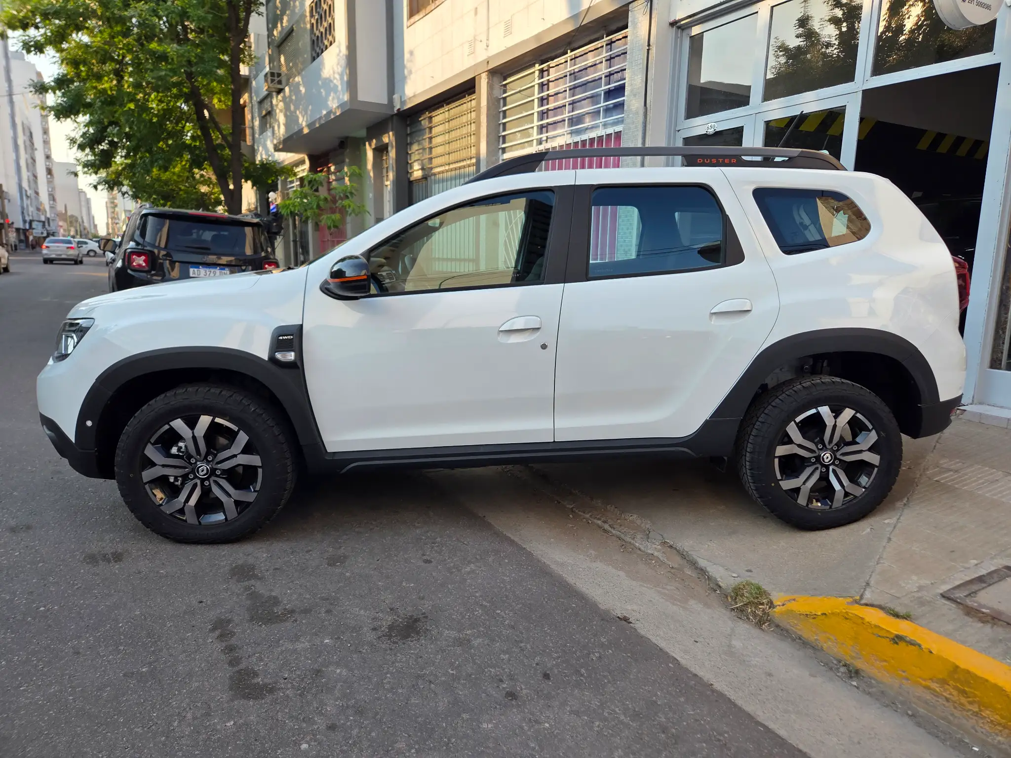 RENAULT DUSTER ICONIC 4X4