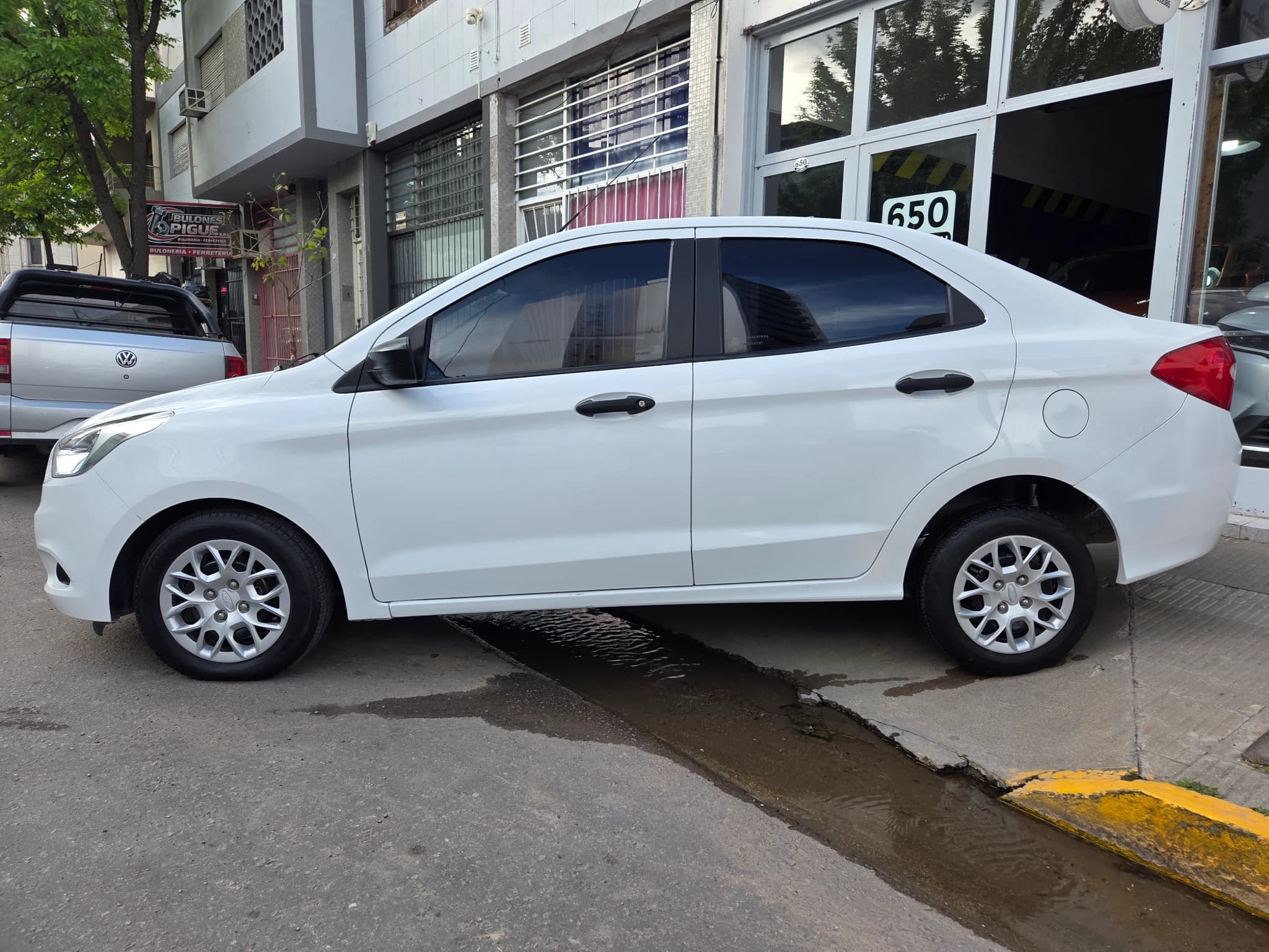 Ford KA SEDAN 2018 - Imagen 1