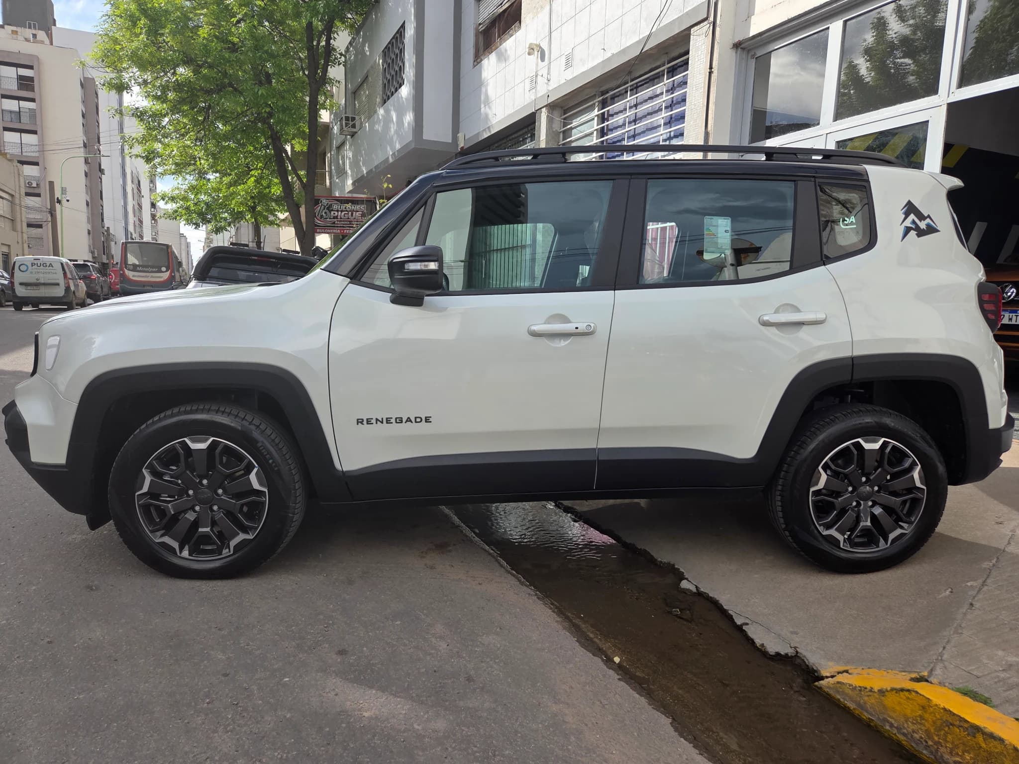 Jeep RENEGADE ALTITUDE 2026 - Imagen 1
