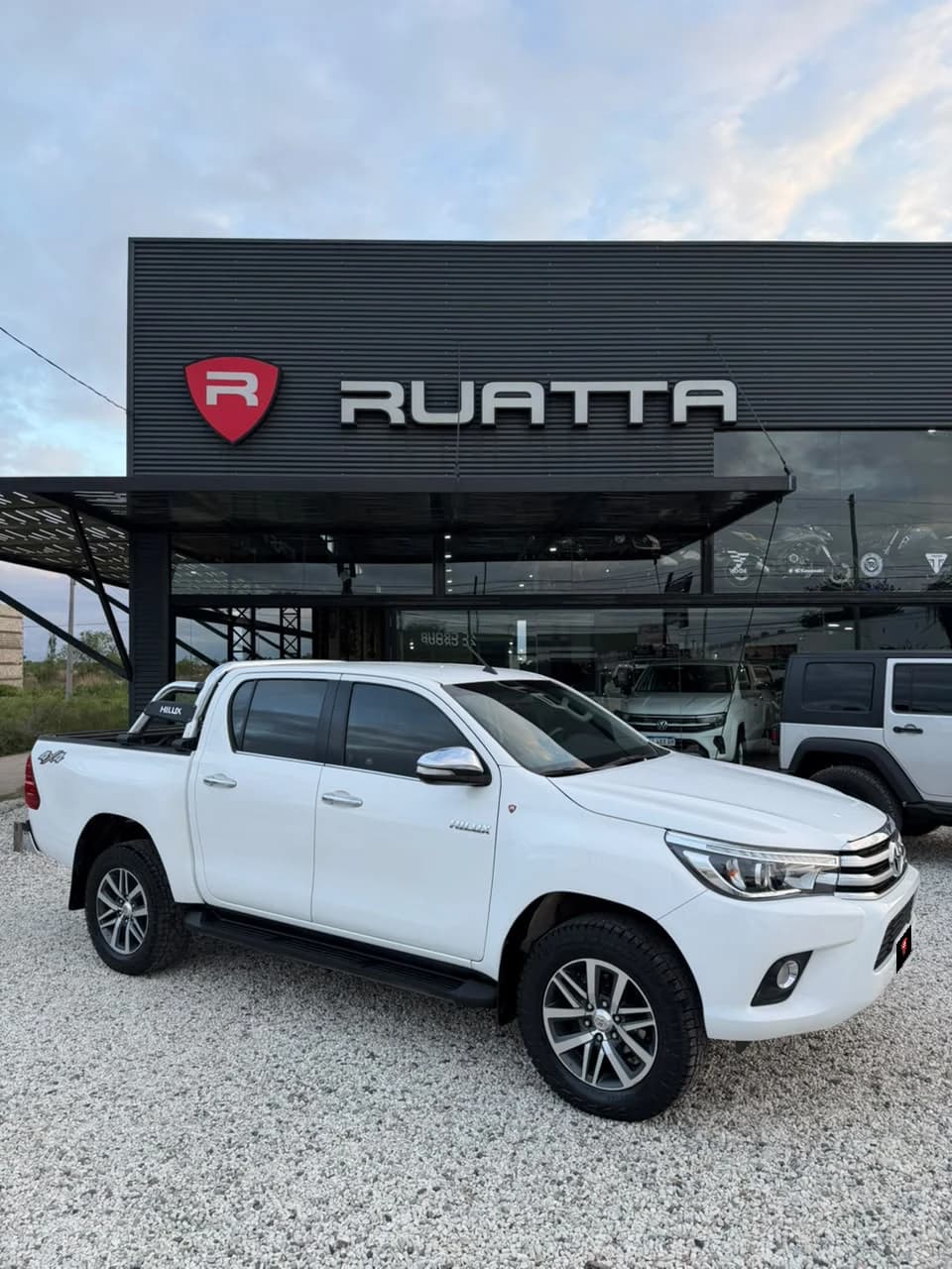 Toyota Hilux SRX 4X4 AT 2016 - Imagen 1
