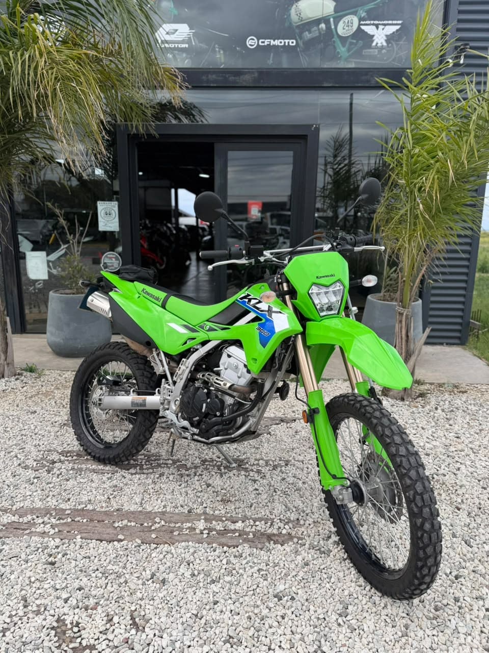 Kawasaki KLX 2025 - Imagen 1