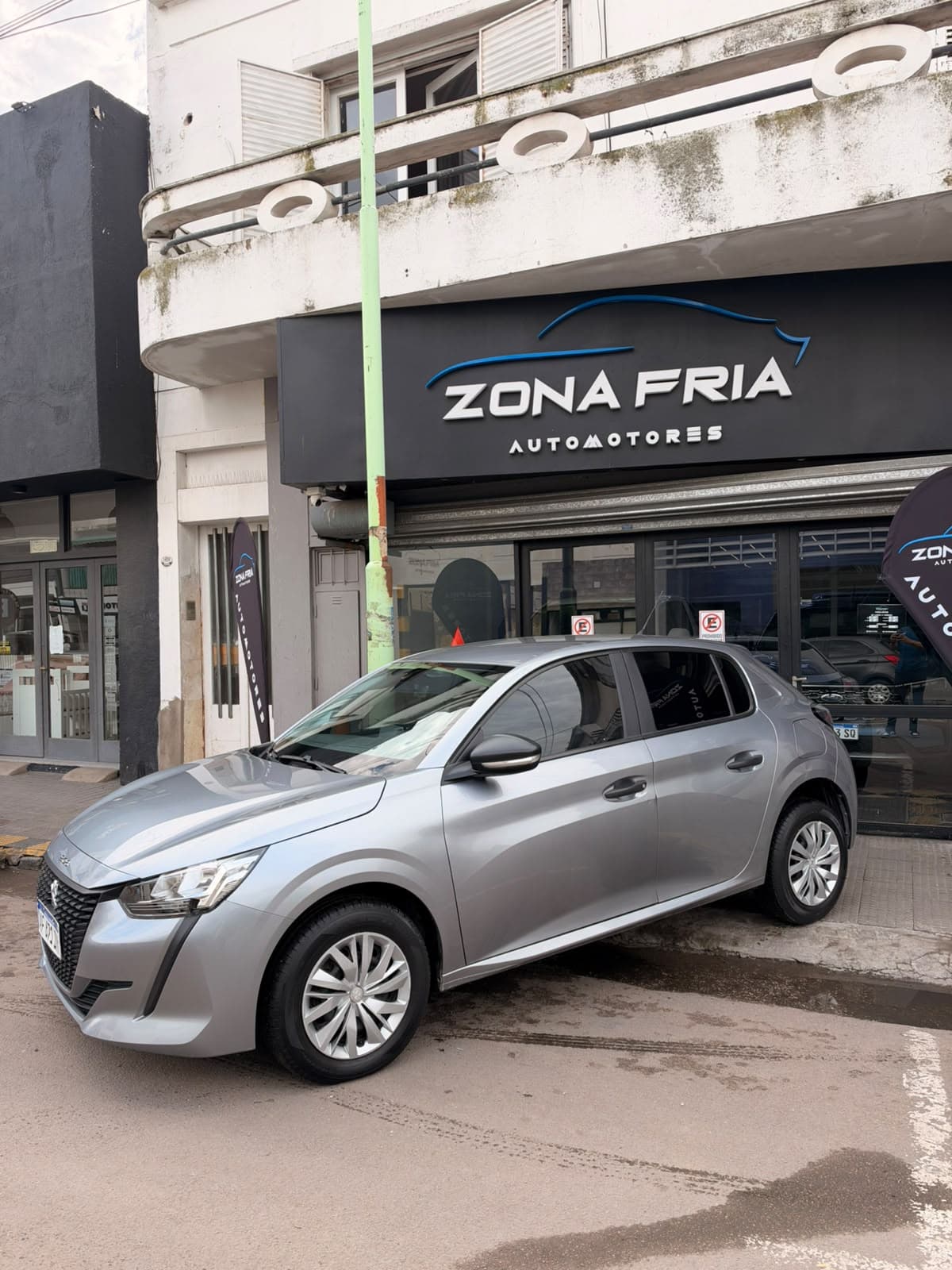 Peugeot 208 LIKE PACK 2022 - Imagen 1